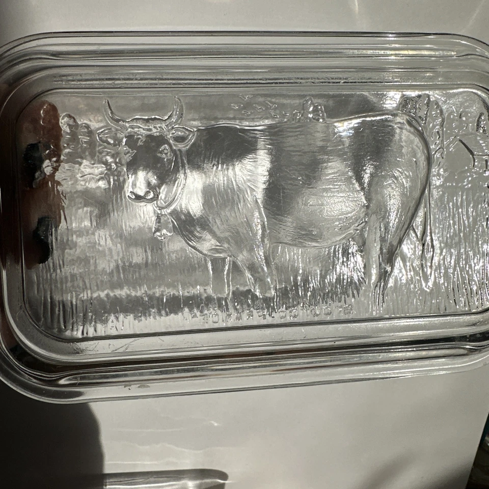Arcoroc France Vtg  Cow Butter Dish Clear Glass Cont. w/ Lid ribbed base 6”x 3” - Image 3 of 4