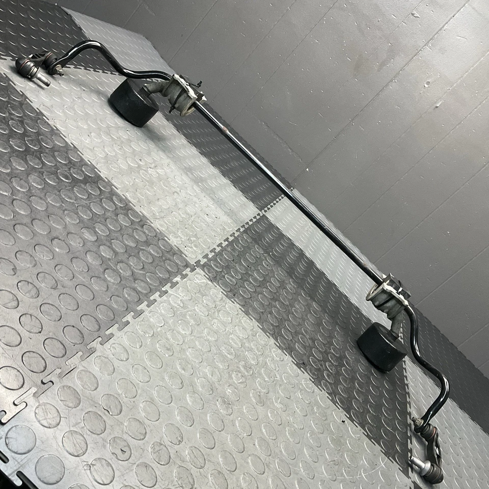 Barra estabilizadora trasera BMW 750i 2009-2015 OEM Foto 4 de 4