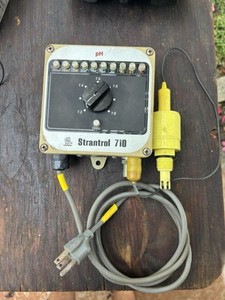 STRANTROL 710 PH CHEMICAL CONTROLLER WITH PROBE