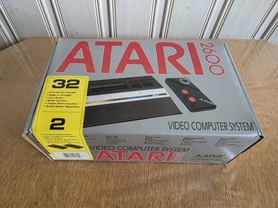 Atari 2600 Spielekonsole Komplettset - äußerlich sehr guter Zustand - ungetestet