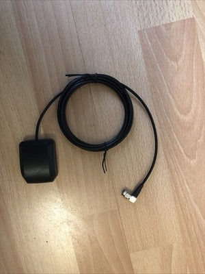 GPS ANTENNA mit 2 Metern Kabel und SMB KUPPLUNG 