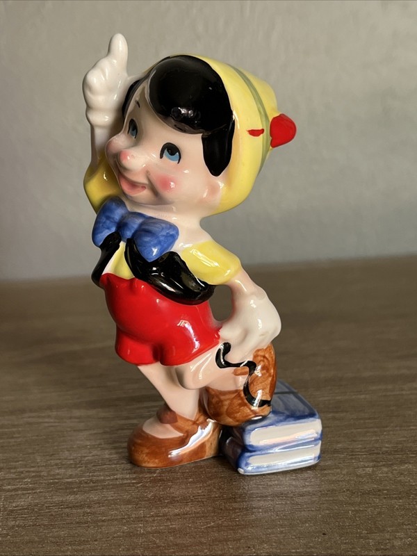 Vintage Walt Disney Productions Pinocchio Ceramic Figurine Japan 4.5”