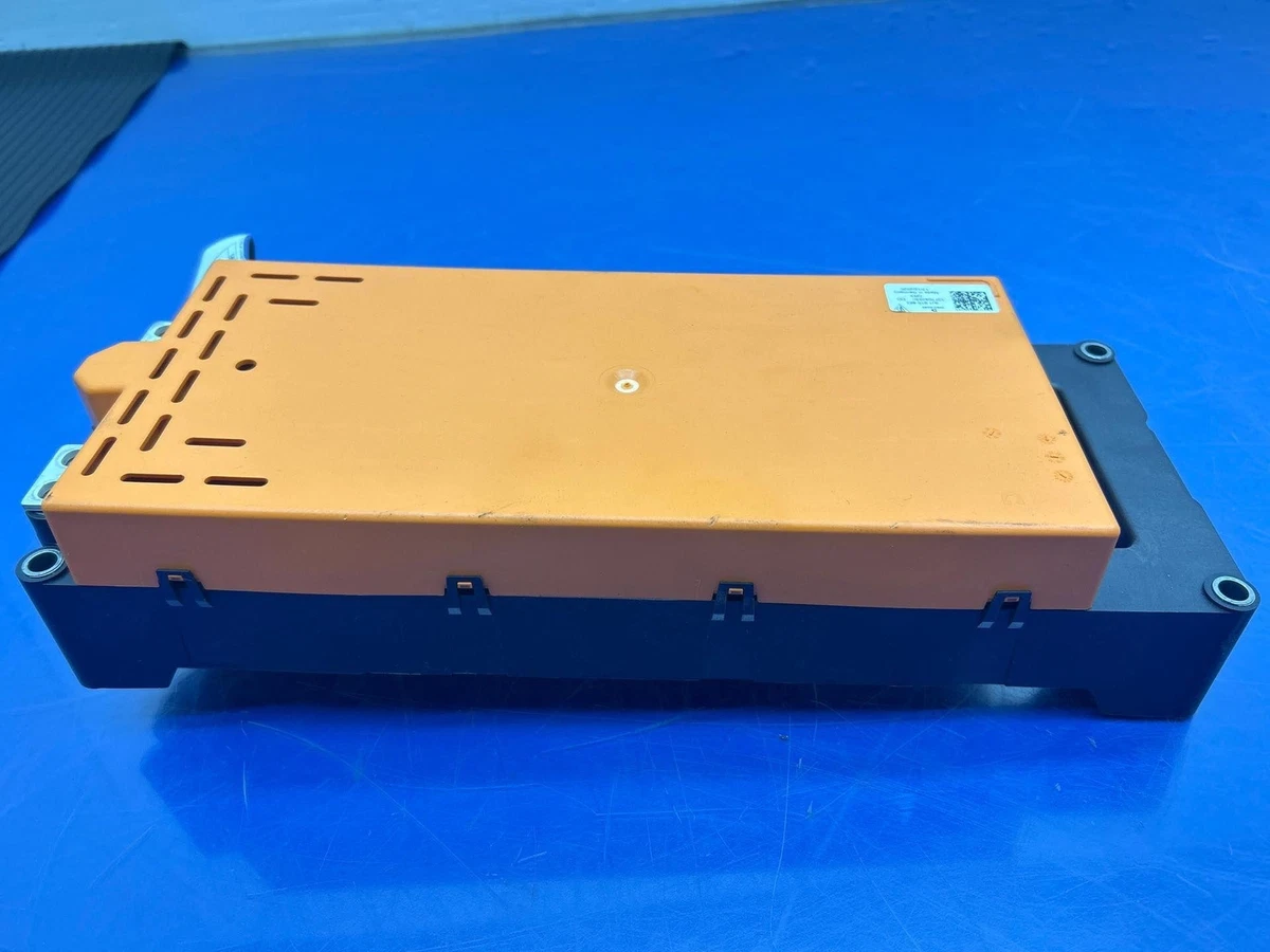 2020 - 2022 PORSCHE TAYCAN OEM EV BATTERY FUSE DISTIBUTION PANEL 