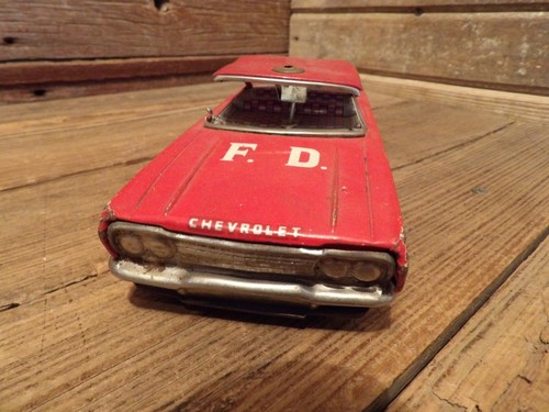 VINTAGE ICHIKO TIN FIRE CHIEF Chevrolet Model Tin Car Made In Japan - PARTS! - Picture 6 of 9