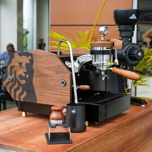 New La Marzocco GS3 MP & EK43 Short Coffee Machine & Grinder Package - Picture 7 of 10