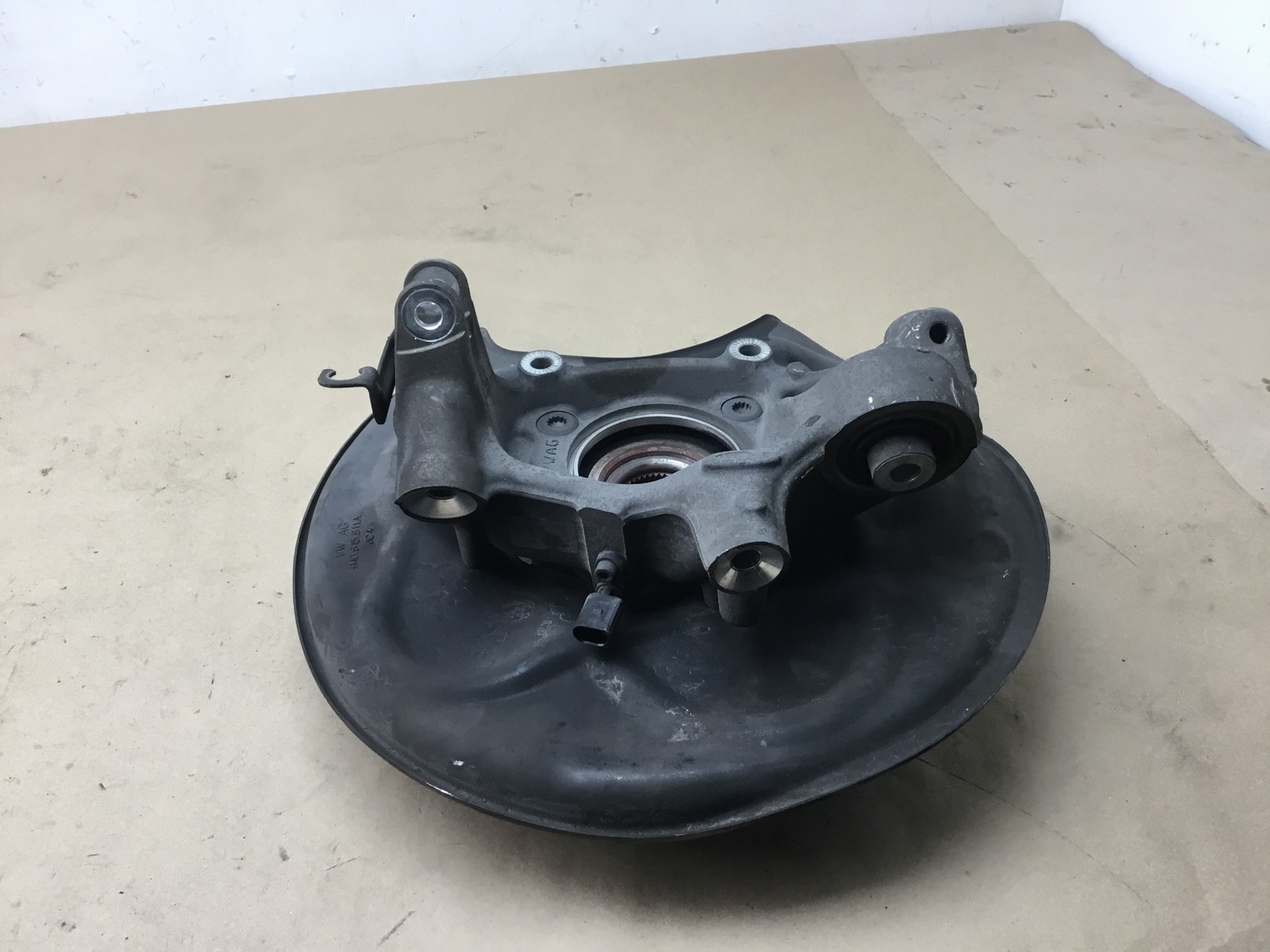Bentley Bentayga 2019 V8 Rear Left Driver Spindle Knuckle Hub 16-20 :M