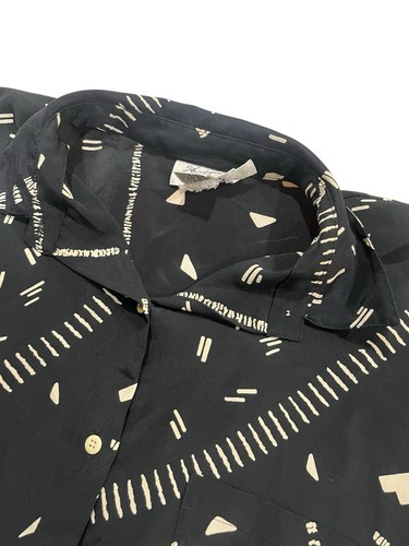 Black and Cream Geometric Blouse - Picture 2 of 4