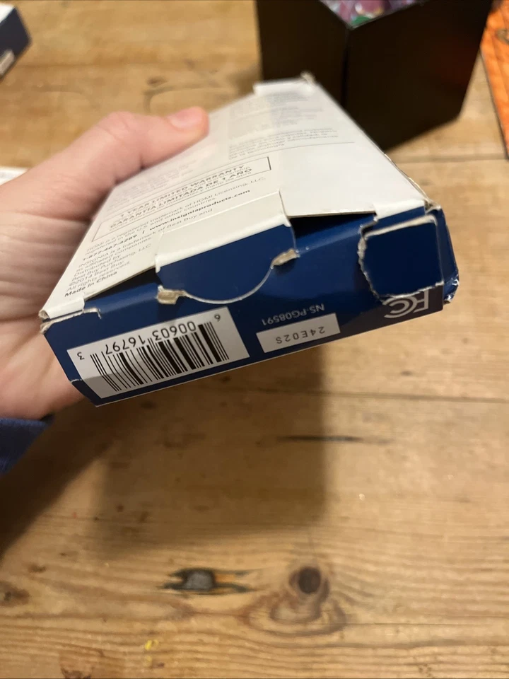 Insignia 8ft Micro HDMI (Type D) to HDMI Video Cable for Canon Sony Nikon (L2) - Image 4 of 4