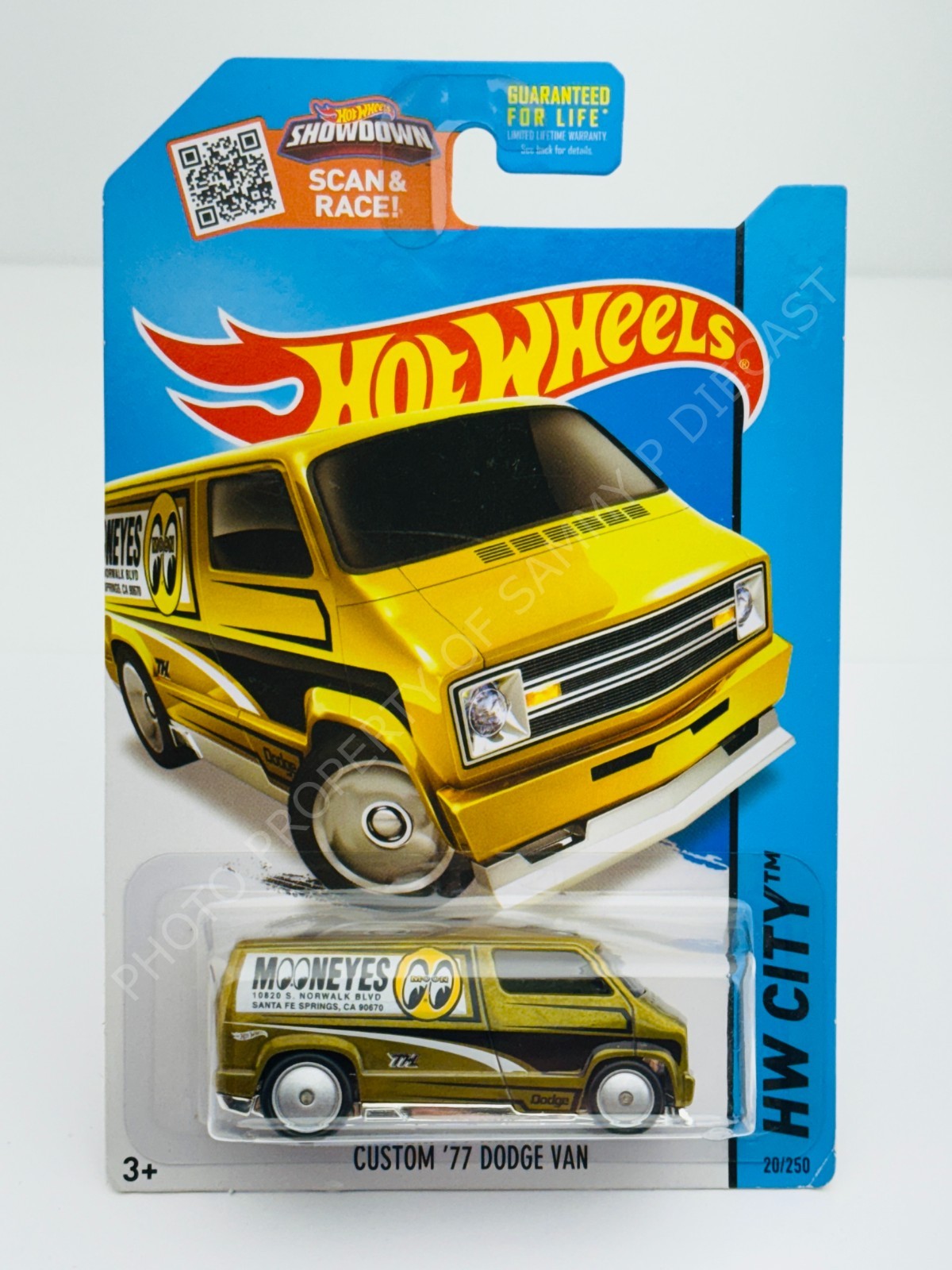 Hot Wheels 2015 SUPER Treasure Hunt CUSTOM '77 DODGE VAN Mooneyes NEW !!!