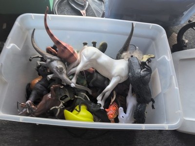 Lot of 50+ Plastic Vintage Animal Figures Dinosaurs Horses Tigers & More 15+ Lbs