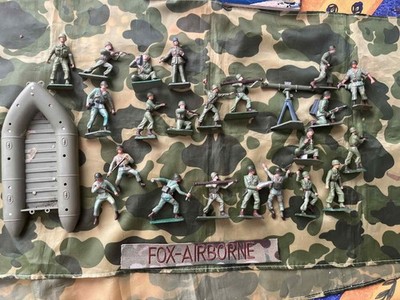 STARLUX - LOT de 10 figurines (mini soldats) - Echelle 1/50 (env. 30 à