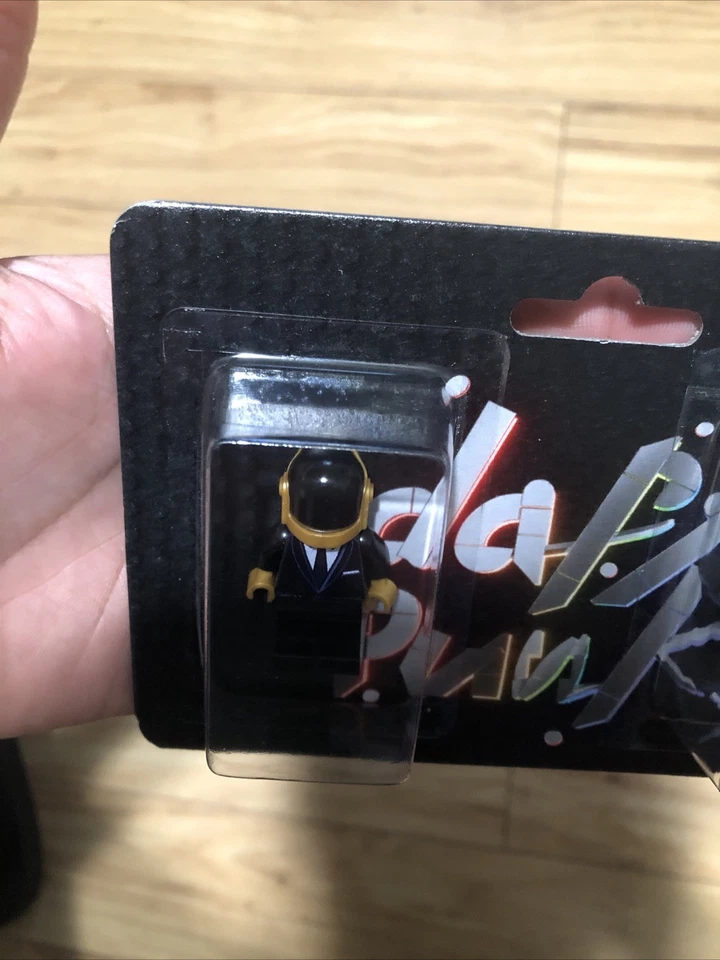 Daft Punk The Canvas Don Dawn Discovery Brick Lego (LIMITED) (IN HAND) - Image 4 of 4