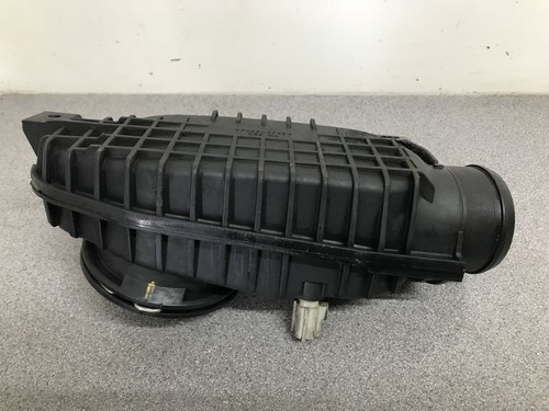 Air Intake Duct Chamber Range Rover Sport TDV6 2.7 Ref AY08 - Picture 3 of 6