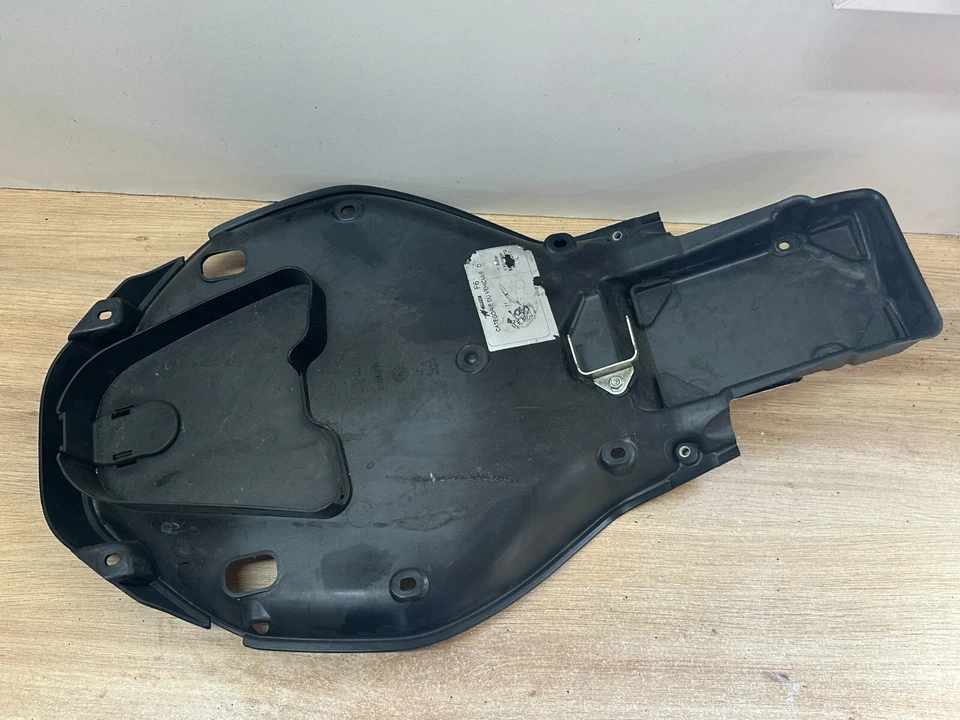 MV Agusta 1000 F4 F4R F4RR F4RC garde-boue arrière PASSAGE DE ROUE B8107 - Photo 2/3