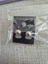 Fashion Earrings Sliver Ball 7.8mm Stud. Freepost. Lot. A