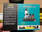 Iwata Eclipse HP-BCS Value Siphon Airbrush Set Model ECL2001 W/Paints BRAND NEW — photo 4