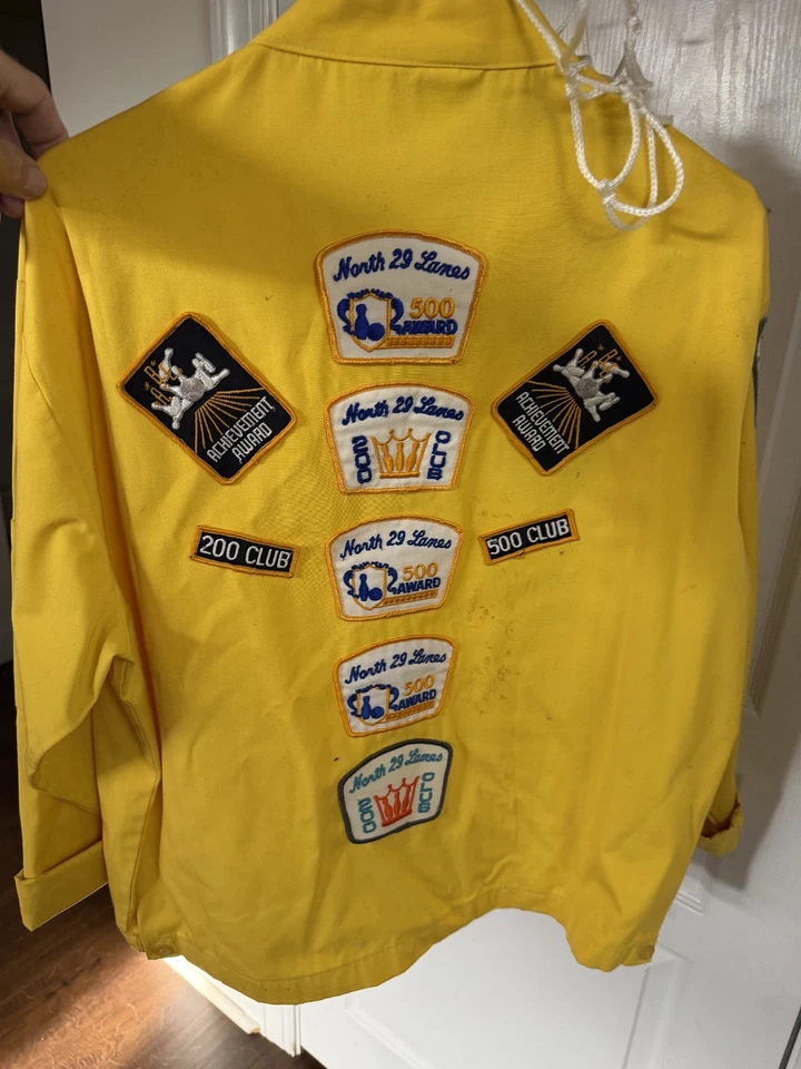 Chaqueta de Carreras Oficial Wynns De Colección - Rayas Amarillas - L con Parches de Bolos Foto 2 de 3