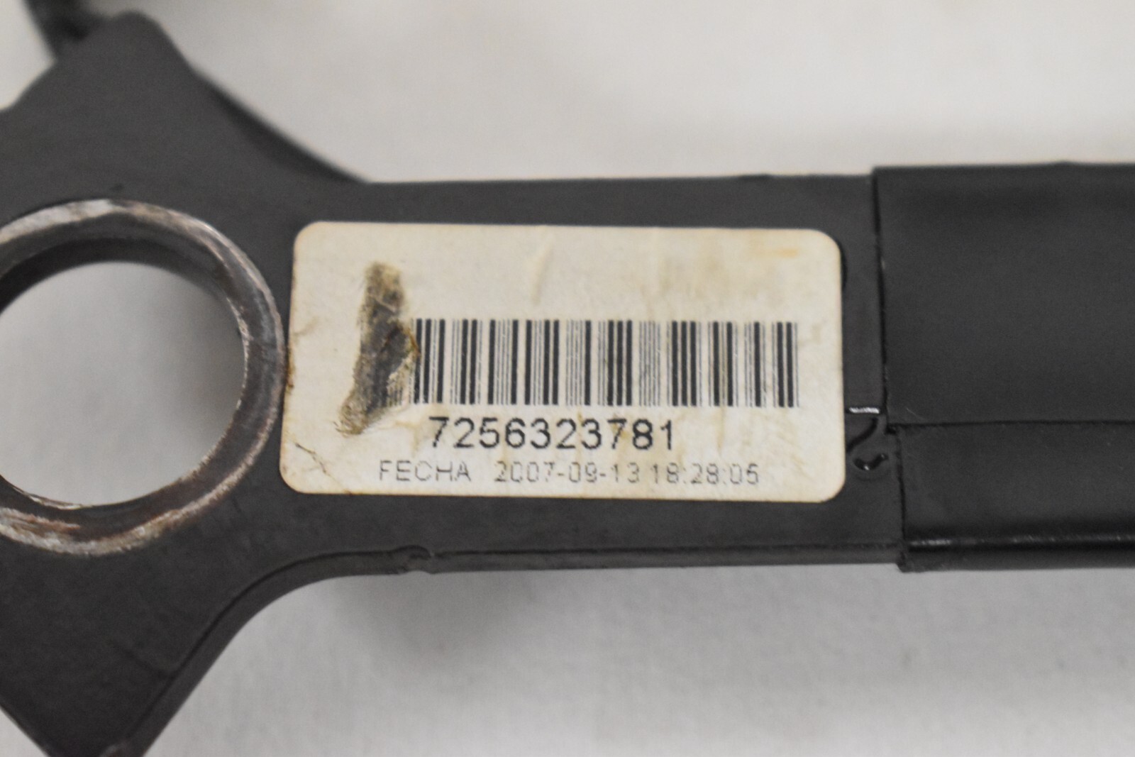 0509 Ford Mustang Driver Seat Belt Latch Buckle Black H4A20 eBay