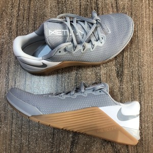 nike metcon grey gum