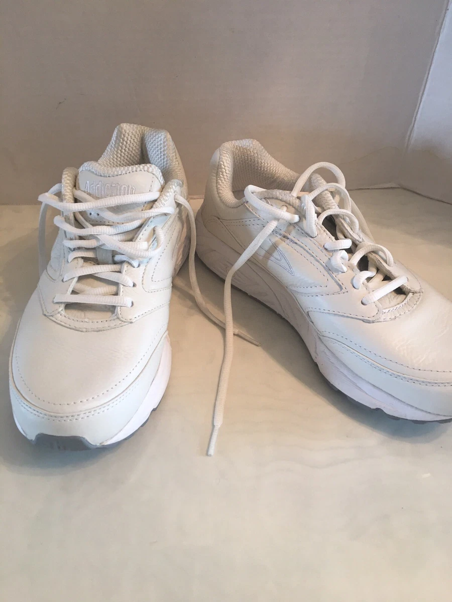 Brooks hotsell white shoes