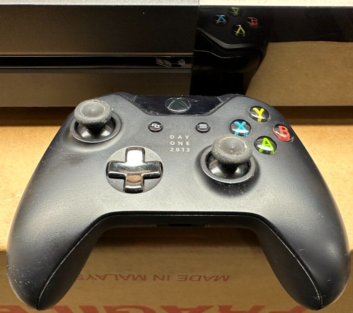 中古★XBOX ONE CONSOLE 1540 本体 おまけ付き Pre-Owned Microsoft Xbox One 1TB Console with Controller