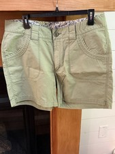 Carhartt Women  s Shorts Size 16 Olive Green