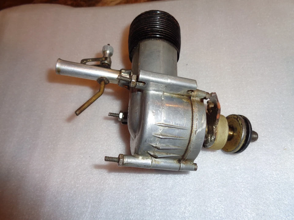 Champion And Two Unidentified RC Motors. - Image 2 of 4