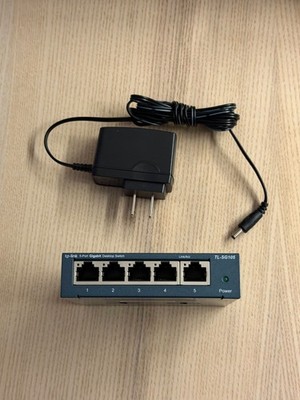 TP-LINK Technologies TP-Link (TL-SG105) 4-Ports External Switch/Splitter