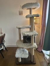 COSTWAY 175cm Tall Cat Tree With White Plush Bed. Good Condition, Barely Used.