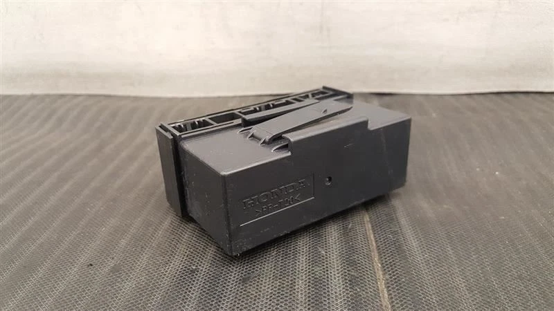 Honda HR-V 2018 módulo de relé OEM 38330-TSA-J010 Foto 2 de 4