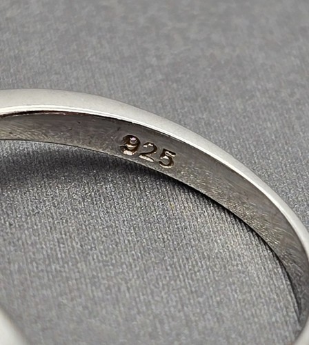 925 Sterling Silver & White Oval Opal Gemstone Ring Size 4 w/ Heart & CZ Accents - Picture 7 of 12