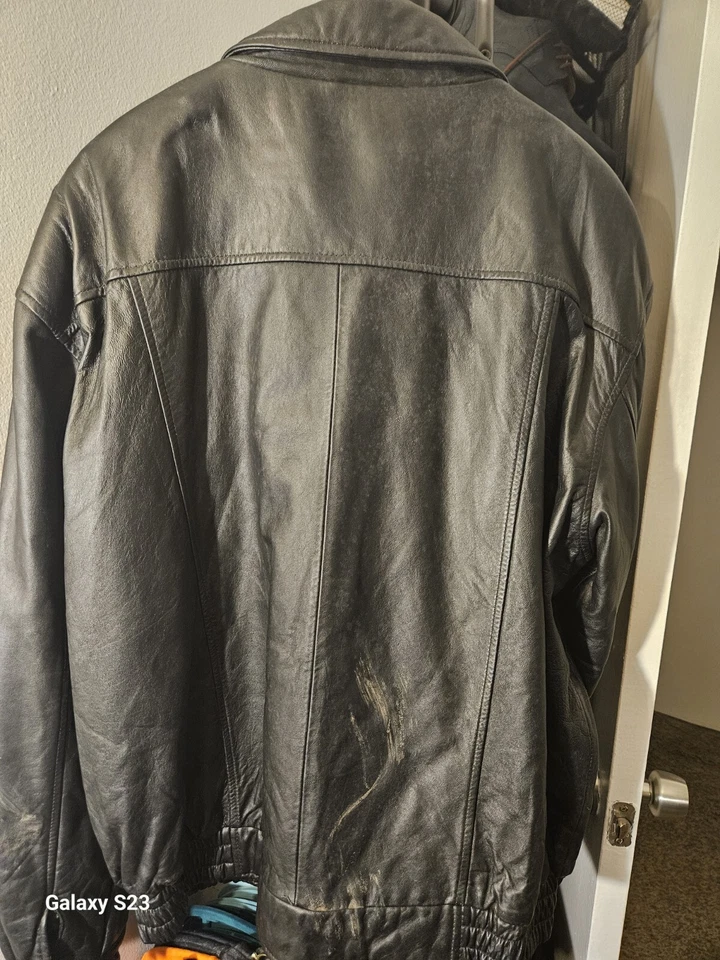 Northern Explorer Mens XL Black Vintage Genuine Leather Coat - Image 2 of 4