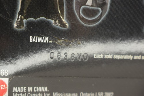 2008 Mattel - Movie Masters Dark Knight Figure: Batman w/ Crime Scene Evidence - Picture 14 of 16