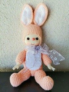 Vintage Handmade CROCHET Peach EASTER BUNNY Rabbit Vinyl Face