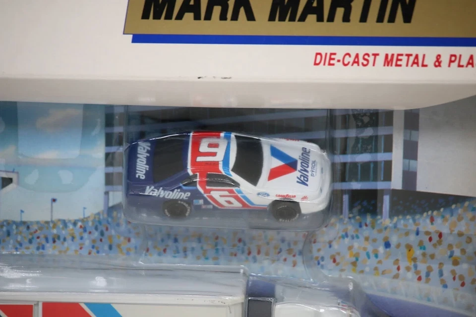 Road Champs #6 Mark Martin 1992 3 piezas Juego de vagones de transporte con stock #3074 1:64 Foto 4 de 4