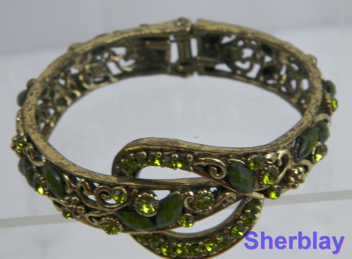 Vtg Acrylic Green Rhinestone Filigree Hinged Clamper Bangle Bracelet Signed LZ - Picture 3 of 7
