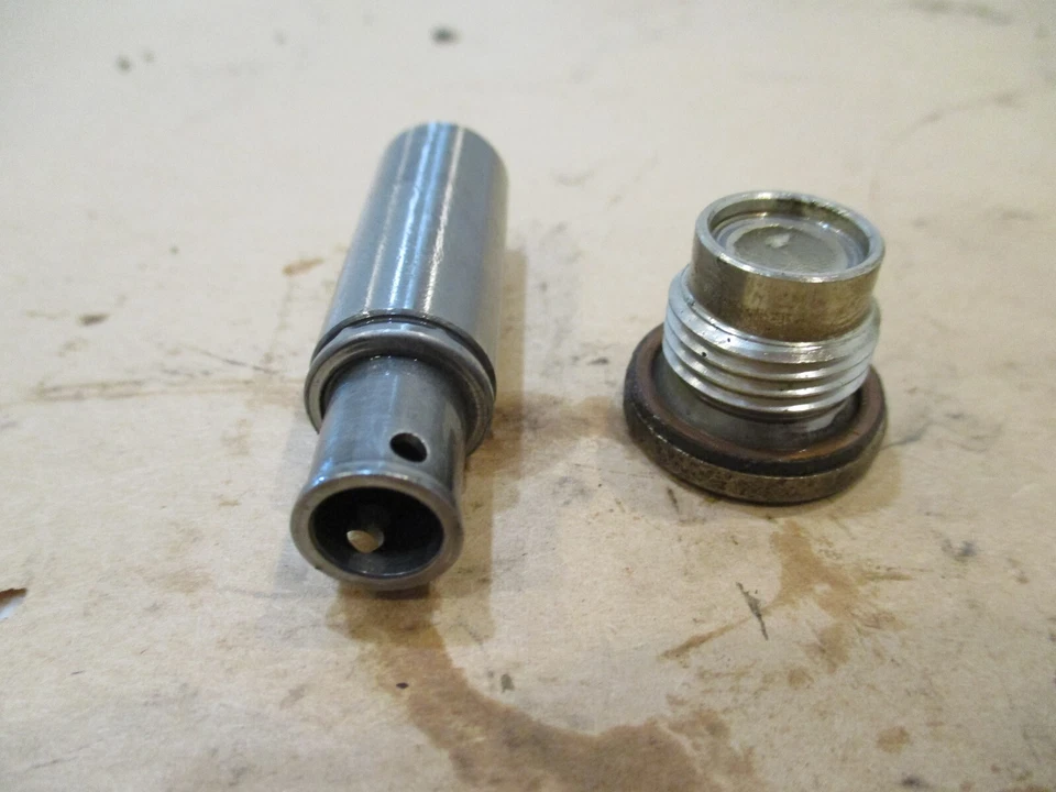 Timing chain tensioner hydraulic 2006 KTM 950s Adventure - Imagem 3 de 3