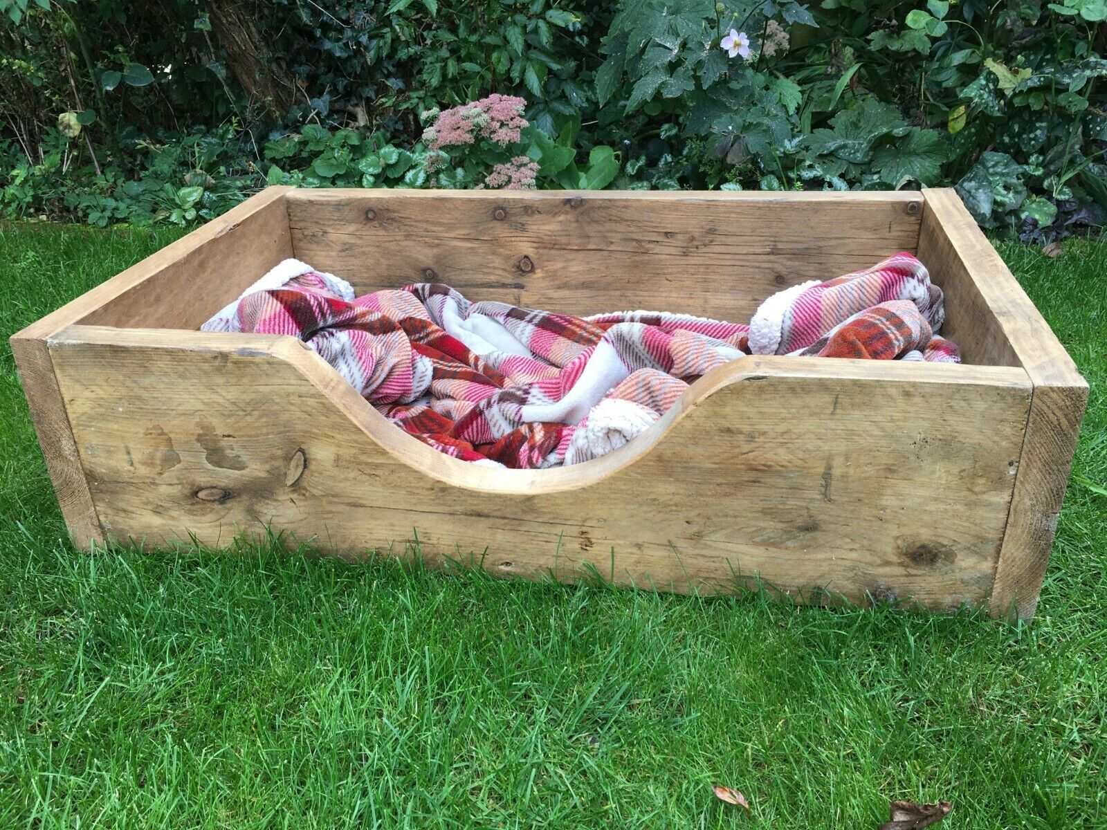 Details zu  Reclaimed Rustic Wood Scaffold Board Dog Bed - Size & Colour Options! Sofortige Lieferung in hoher Qualität