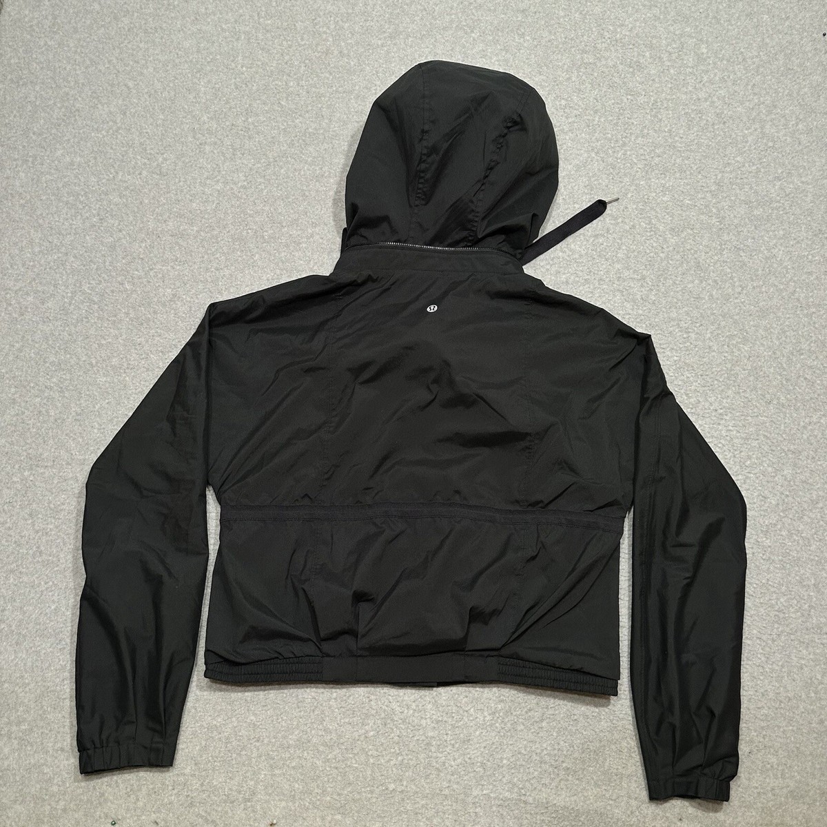 Lululemon フード付き黒ジャケット サイズ2 フード付きインサレートラップ | ジャケット&アウター