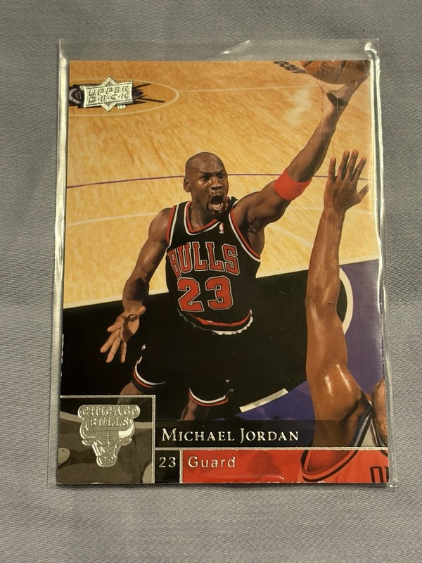 Chicago Bulls Card Lot Of 33. Different Players And ERAS. Jordan, Pippen + More