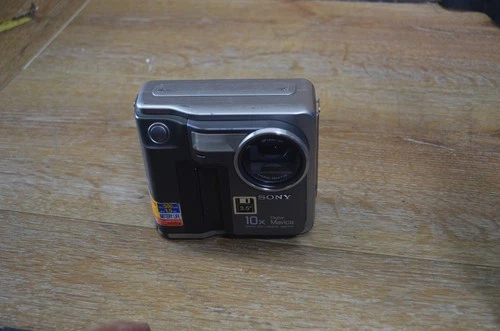Sony MVC-FD7