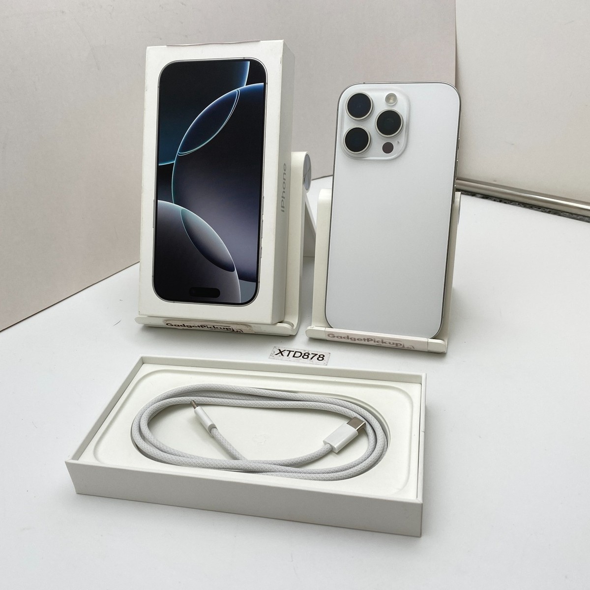 Apple iPhone 16 Pro - 256GB - White Titanium (Unlocked) - Open Box