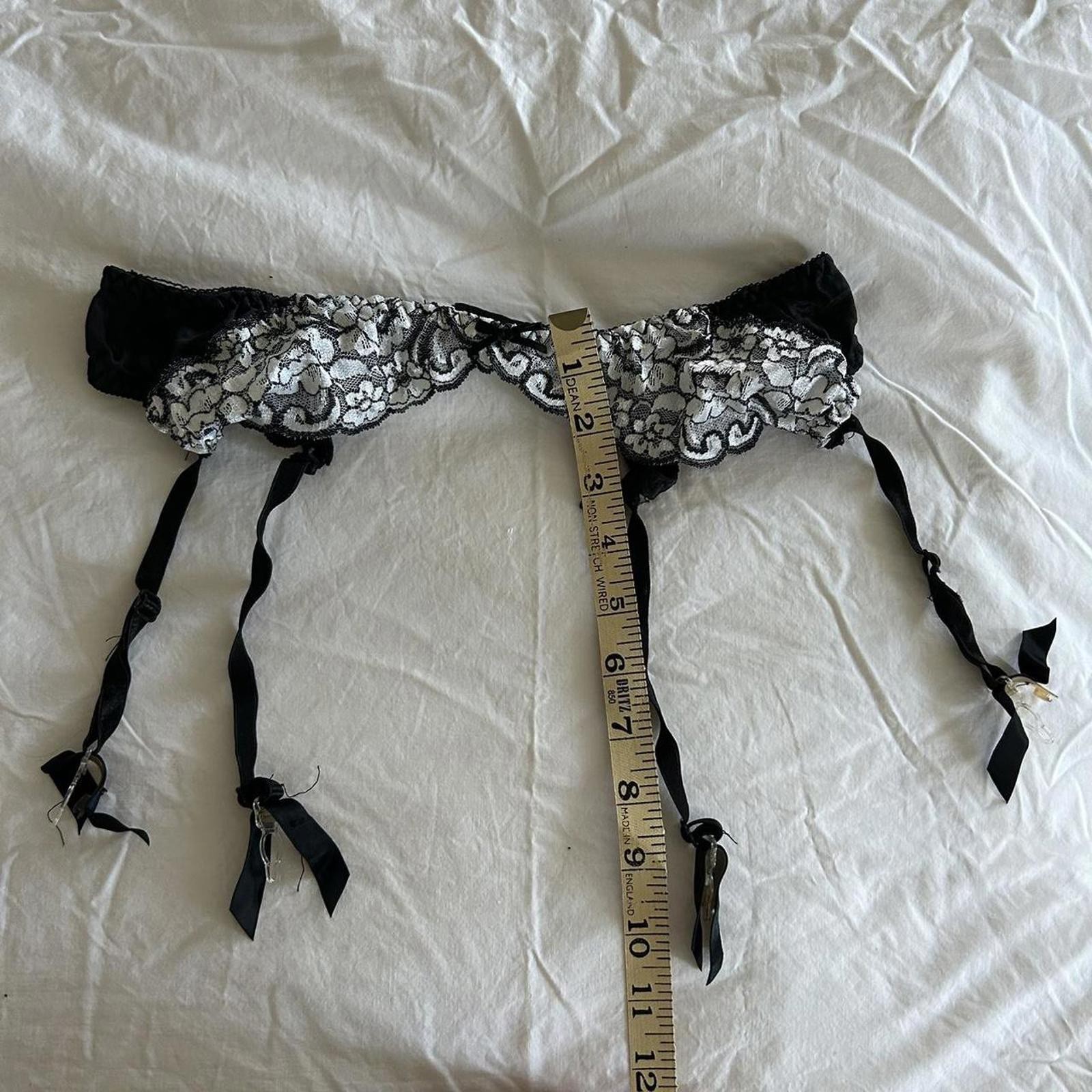 Vintage Black and white lace garter belt - image 8