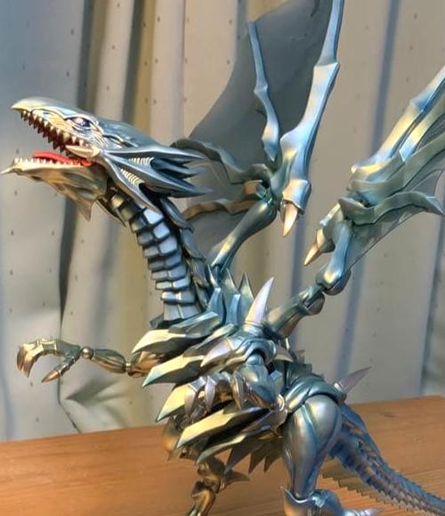 Yu-Gi-Oh! Blue Eyes White Dragon Metallic Painted Figure-ris