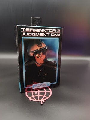 NECA Terminator 2 Judgement Day T-1000 Motorcycle Cop Action Figure 