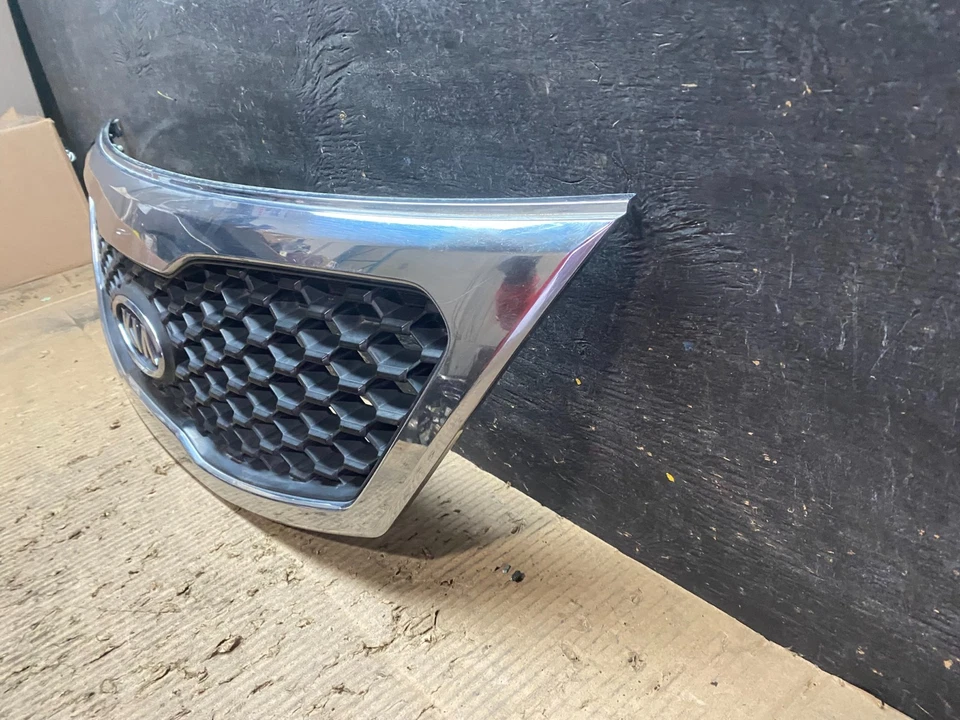 Parrilla superior delantera Kia Sorento 2011 2012 2013 OEM U0000 DG Foto 2 de 4