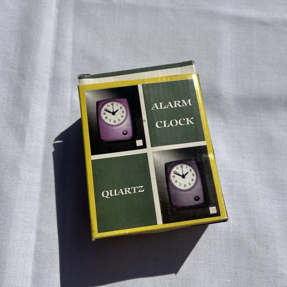 Vintage Quartz Alarm Clock – Battery Operated – Retro Boxed – Working - Image 4 of 4