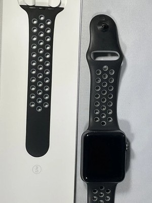 Black Apple Watch Series 2 42 mm Nike M/L Band Used