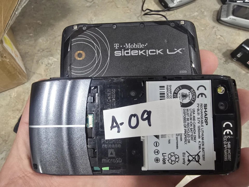 T-Mobile Sidekick LX 09, A09 THEMES, Vintage, RARE,Sharp Pv300, Great Condition  - Image 2 of 4