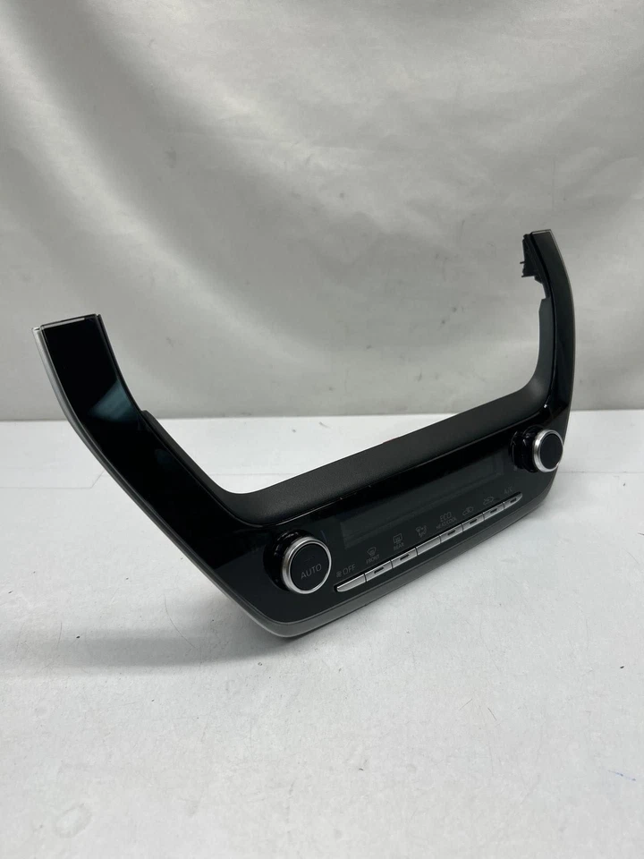 Toyota Corolla climate control 2024 hvac ac panel sedan US market OEM 5590002M0 - Image 3 of 4